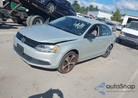 2011 Volkswagen Jetta Sedan S z USA, uszkodzony, nr VIN 3VW2K7AJXBM330034